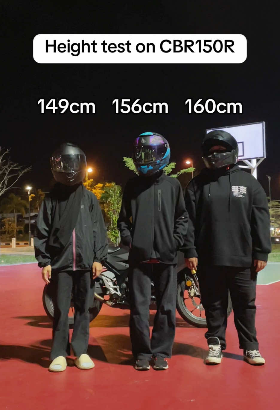 Since ramai yang tanya 149cm ke atas. Motor standard kilang belum lowered. And again please take note our body ratio tak sama. Ada yang kaki panjang and ada yang tak. So nak confirm better test ride dekat kedai dulu. #cbr150r #hondacbr #heighttestcbr150r