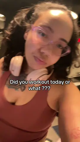 Rise and shine bookies!! It’s gym time!! 😅 #gym #gymmotivation #checkingin #5amclub 