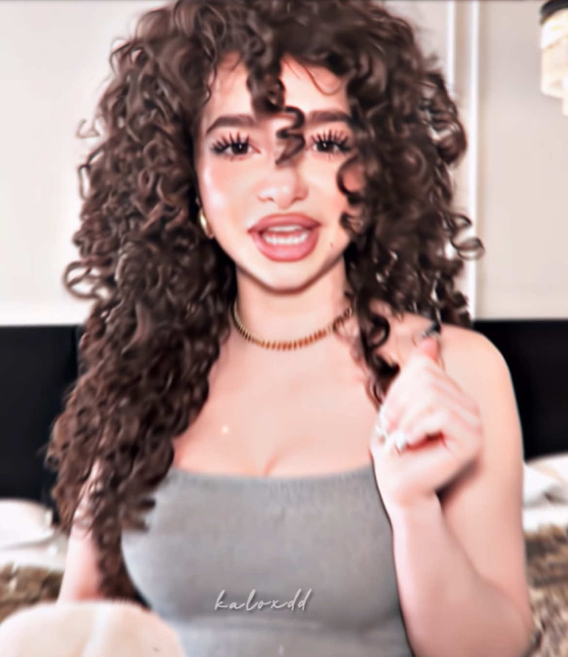 Need to have a Demitra look alike contest in my bedroom // @demitrakalogeras @sundaykalogeras @Eliana Kalogeras @Noah Risling #fyp #demitrakalogeras #demitrakalogerasedit #aftereffects #kaloxdd 