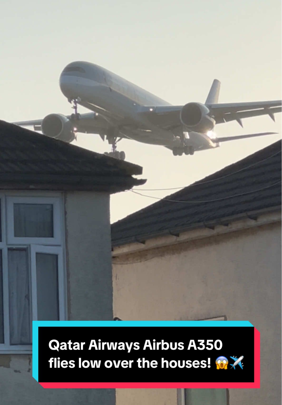 Airbus A350 flies low over the houses! 😮✈️ #airbus #airbusa350 #aviation #airplanes #planespotting #landing #avgeek