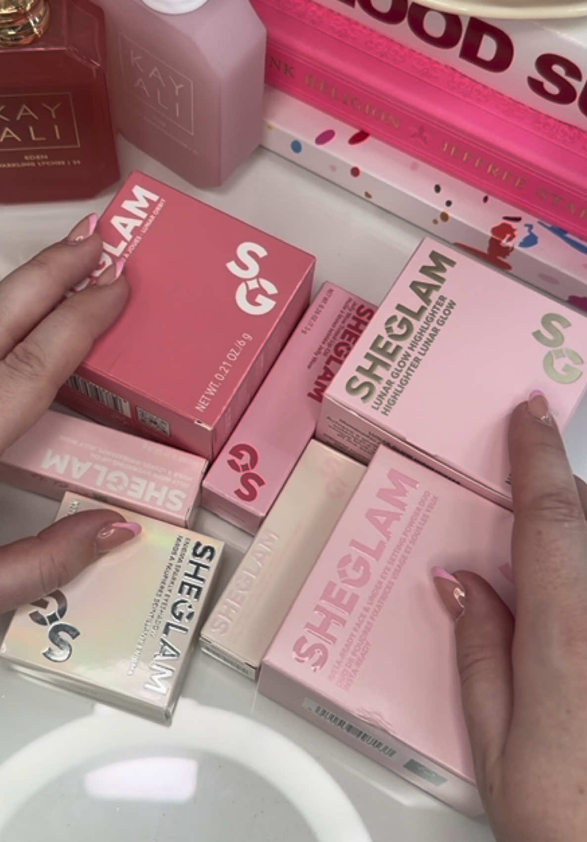 ¿Cual es mi pasión?🤔Abrir estos paquetitos de @SHEGLAM 🩷 #SHEGLAM #asmr #foryou #parati #makeuphacks 