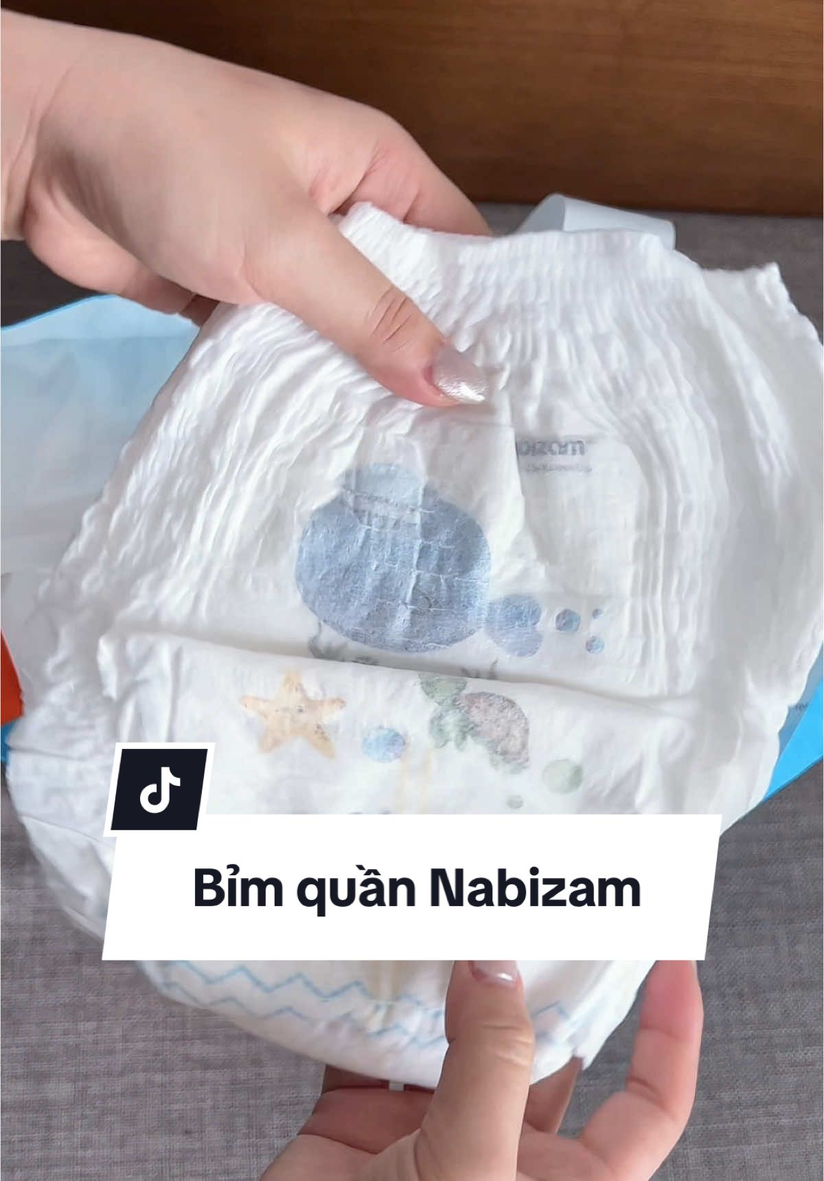 Chiếc bỉm quần đầu tiên của Xoài #mevabe #chamconkhoahoc #mexoaine #nabizam  