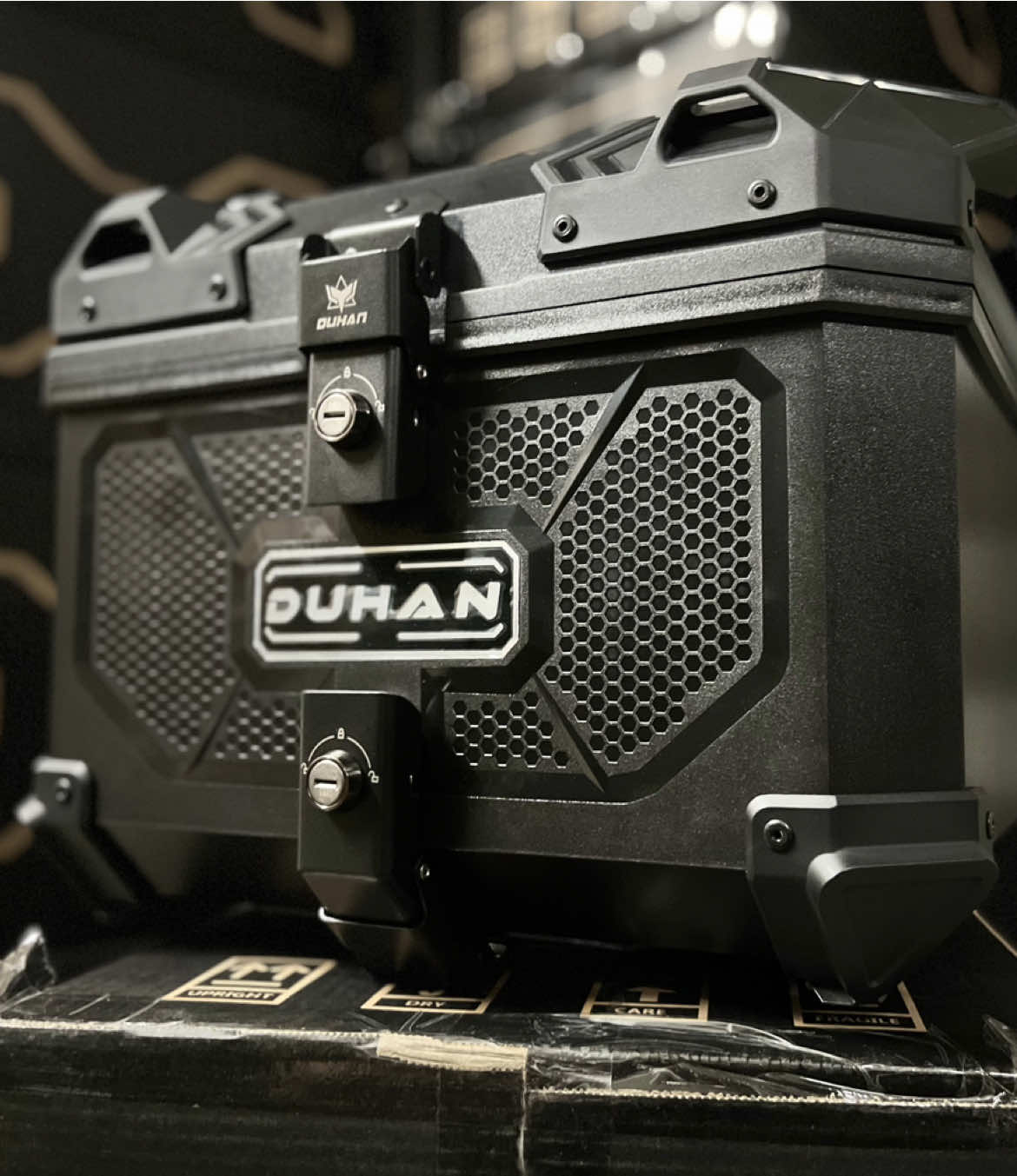 New Arrival Duhan 45L V5 Abs Plastic #tiktokviral #topboxformotorcycle #blackmoto #murangtopbox #motorcycleaccessories #motorcyclesoftiktok #bodega #bodegasale 