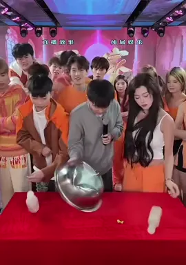 此刻,她不再是弱女子,而是对手, 全力以赴,是对对手最大的尊重 Lúc này, cô không còn là một người phụ nữ yếu đuối nữa, mà là một đối thủ, dốc hết sức lực cho cô chính là sự tôn trọng lớn nhất đối với đối thủ. Các bạn cùng ý kiến ko ạ.   #zhangshiyao4 #tiengtrungminhchau #xuhuong #livedouyin #抖音 #公平竞争 #tiengtrungonline 