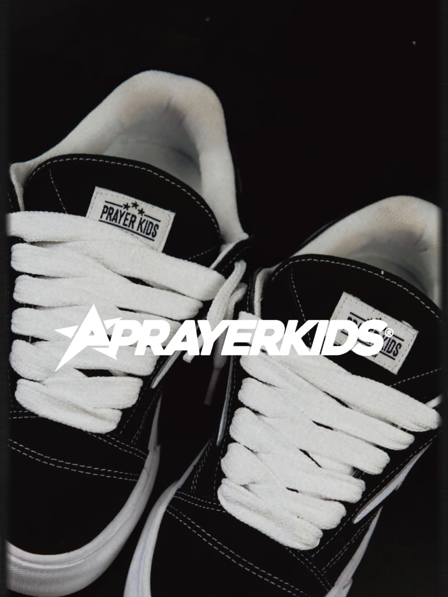 Mari kita cek detail dari sepatu gendut Over! #localbrand #banggaproduklokal #sneakers #tangerang #produklokal #lokalbrand #gilagilajualan #prayerkids #7096034589475062786 #ramadhanextraseru #SepatuGemuk #Chunkyshoes #sepatuhitam #Valentine #OOTD #Prayerkids