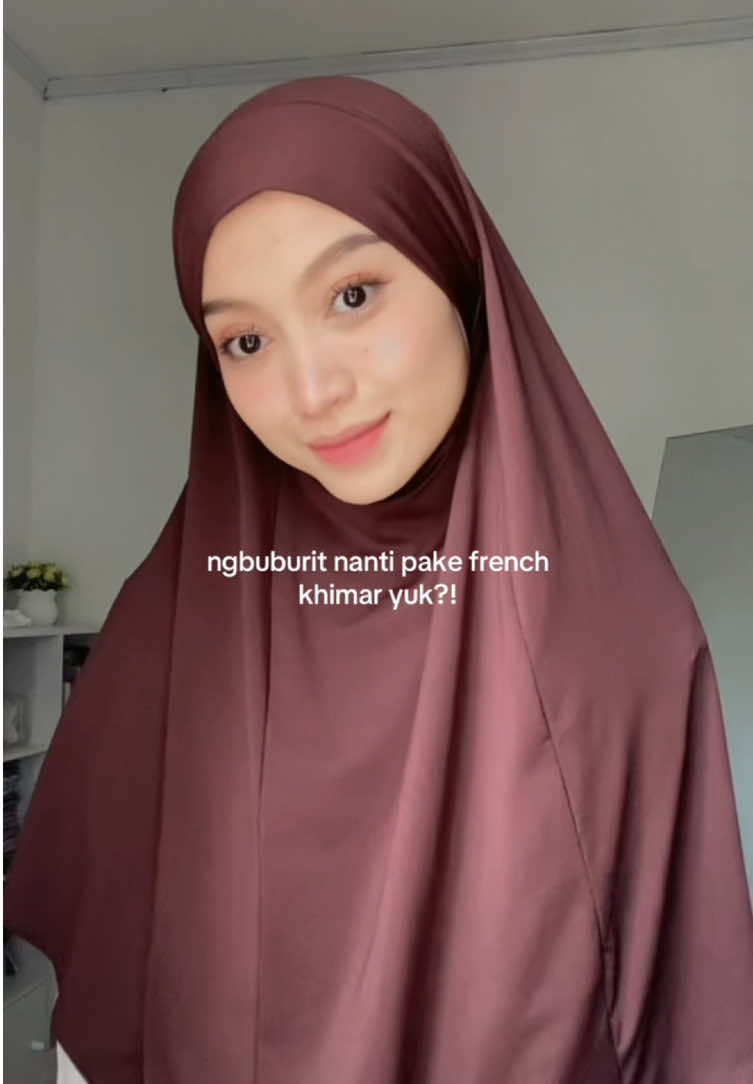 beli takjil nanti gausah ribet lagi karena udah ada french khimar. yg belum nyobain pake fk, beli dulu deh 1 jamin pengen beli lagi😭 aku udh punya 6! #frenchkhimar #fk 