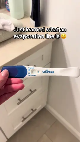 Don’t be fooled. This is not a positive pregnancy test. Initially it looked negative only to come back an hour later for it to appear positive. This is in fact not a positive test. The thin line is an evaporation line that can happen after the 10 minute result window expires. Don’t be like me and wait to look at your results. It might end up with you experiencing false hope 😞 #pregnancyjourney #pregnancytest #momadvice #ttc 