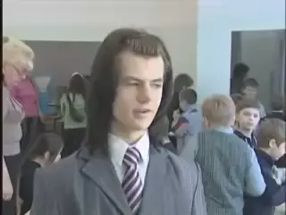 Тут был хороший борщ, с капустой но не красной так сосисочки ну ещё есть непонятный салат куда крошат морковку, капусту и яблоки с ананасами, вообще он меня бесит, вот... ещё че, вкусный чай, он так утоляет жажду я чувствую себя человеком, вот всё... я Никита Литвинков