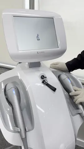 O olhar mais firme com Ultraformer! ✨ Se você busca um tratamento eficaz e não invasivo para a região da pálpebra inferior, o Ultraformer é a solução! 🙌 Com tecnologia de ponta, ele estimula a produção de colágeno e proporciona um lifting imediato, suavizando olheiras e linhas finas. Tudo isso sem necessidade de cirurgia e sem tempo de recuperação! 🌟 Porque cuidar da sua pele e realçar a beleza do seu olhar nunca foi tão simples. 💖 Agende sua consulta e venha descobrir o poder do Ultraformer para um olhar renovado! #botoclinic #Vivabelezadasuajornada.