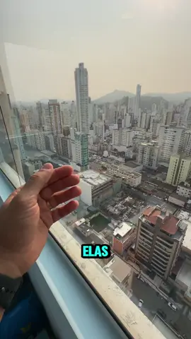 🏗💰 Como as construtoras conseguem fazer tantos empreendimentos ao mesmo tempo? Se você acha que elas tiram milhões do bolso para cada novo projeto, está enganado! O segredo está no crédito estratégico e na gestão financeira eficiente. As grandes construtoras utilizam financiamento bancário, captação de investidores e estratégias de fluxo de caixa que permitem construir sem travar o capital. 📈✨ E sabe o melhor? Muitas dessas estratégias podem ser aplicadas no seu negócio! Quer aprender como? 👇🔥 #Empreendedorismo #ConstruçãoCivil #GestãoFinanceira #SegredosDoSucesso