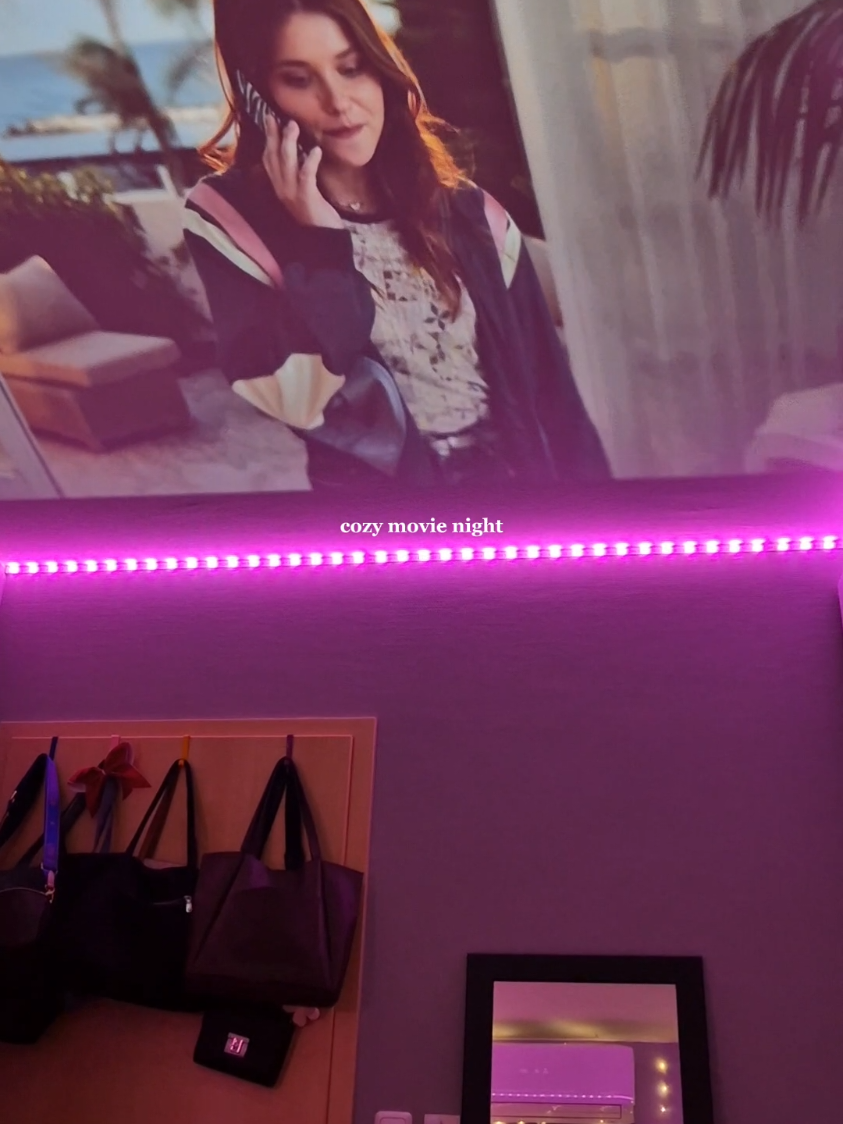 cozy movie night the starship projector is from @etoeofficial (gifted collaboration). I love the lightning of the projector! #movienight #aestheticvideos #asmrsounds #moviescene #culpamia #amazonprime #filmnight #projector #etoe 
