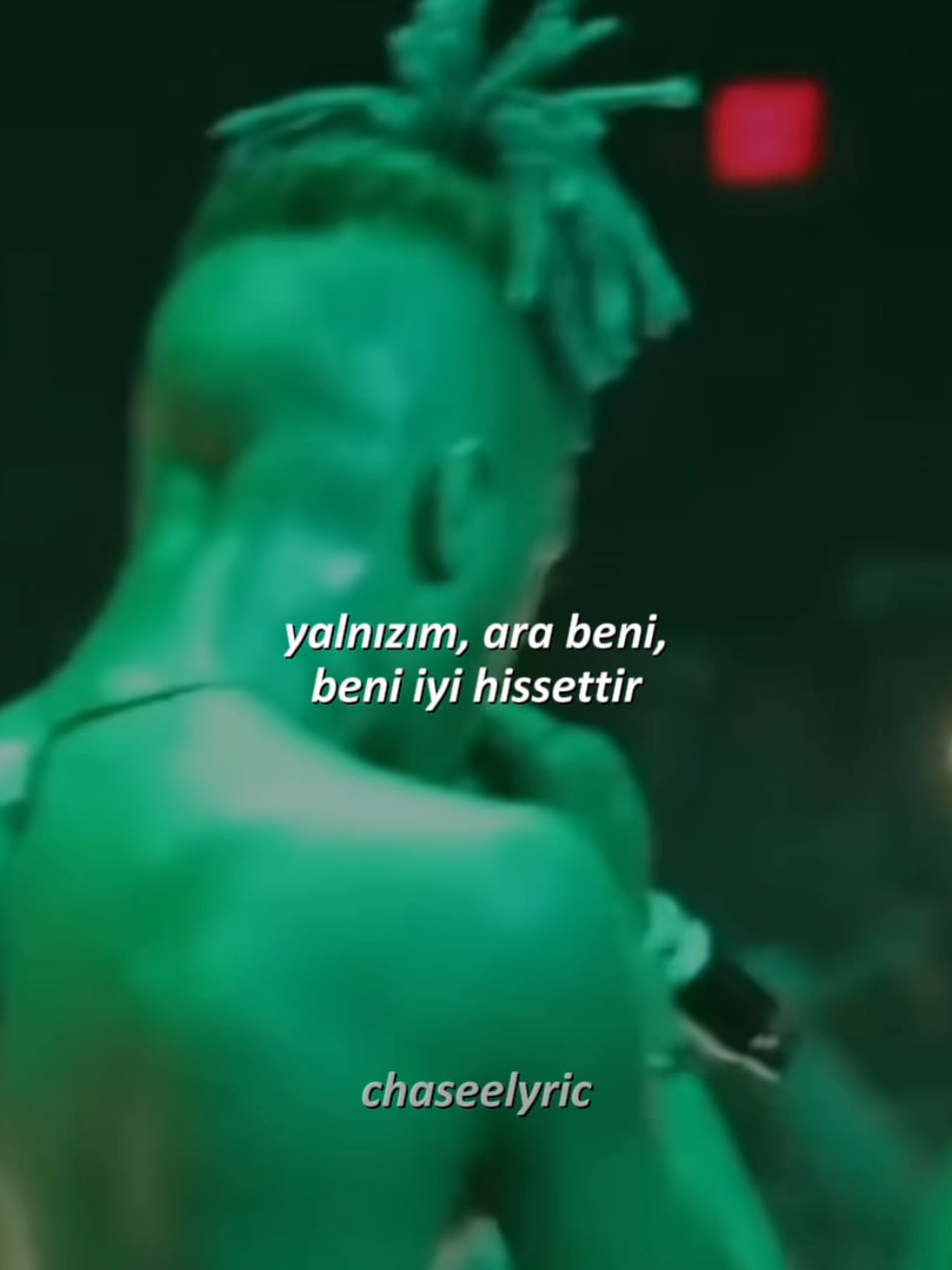 feel like I'm damaged.. #fyp #lyrics 