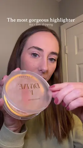 #highlighter #beauty #makeup #MakeupRoutine #makeuptransformation #beautytips #grwm #morningroutine #makeuptutorial #selestiabeauty @SELESTIA BEAUTY 