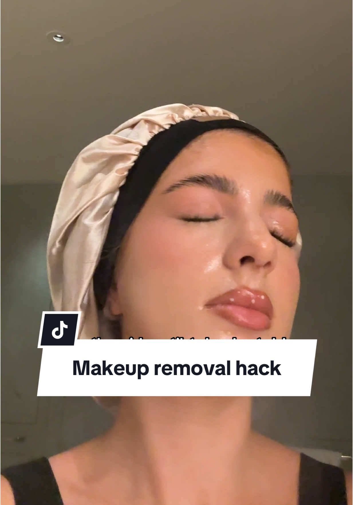 No bc why has this changed the game for me on holidays, shoutout you girl 🥹 #micellarwater #makeupremoval #takemymakeupoffwithme #skincare 