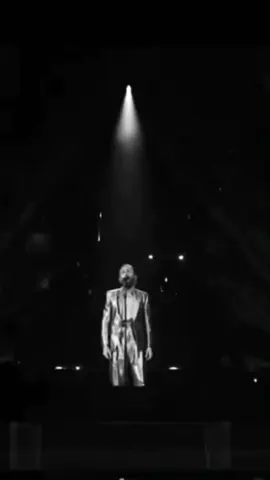 Benvenuta dentro la mia vita                                        @jovanottilorenzo #unmondoaparte#sanremo #jovanotti #live#noidue#canzoni #canzoniitaliane #canzonidamore #the_tunnel_of_lovee #amore#Love#musica #musicaitaliana #lovesong #capolavoro#abbracci #abbraccio#baci#gioia#