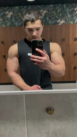 2010  #biggest #best #beast #bodybuilder #bodybuilding #muscu #musculation #motivation #motivationsport #bulking #fit #Fitness #viral #albanian #france #tiktok 