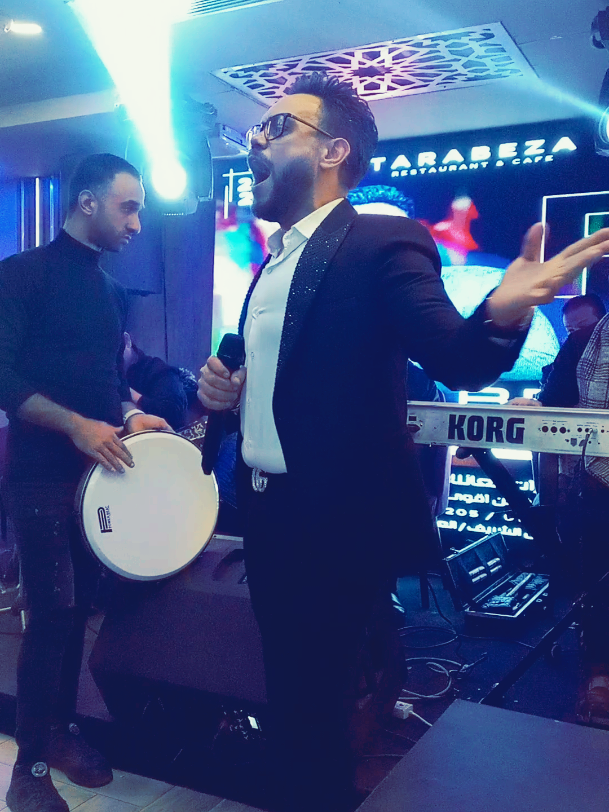 علمتهم كبرتهم وصلتهم بر الامان  .... نمت وصحيت بصيت لقيت غدر واسية و ٤ حيطان #مصطفى_الصغير💔 #علمتهم_كبرتهم_وصلتهم_بر_الامان💔🥀 