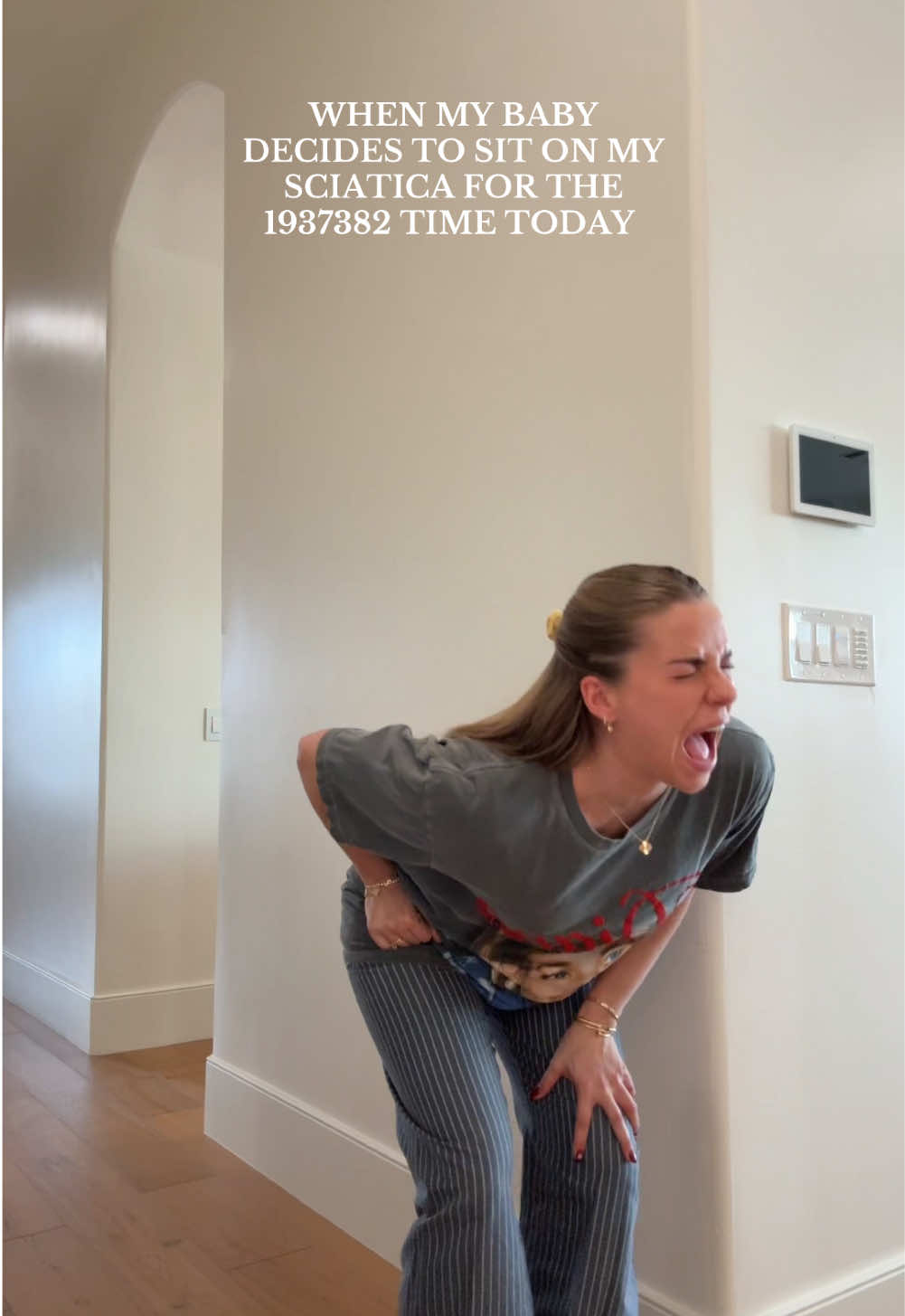 NO BC THE WAY MY LEG GIVES OUT ALL DAY HAHAHAHA💀 #pregnancy #relatable #viral #trending #MomsofTikTok #youngmom #fyp #sciatica #thirdtrimester #momlife #comedy #dayinmylife 
