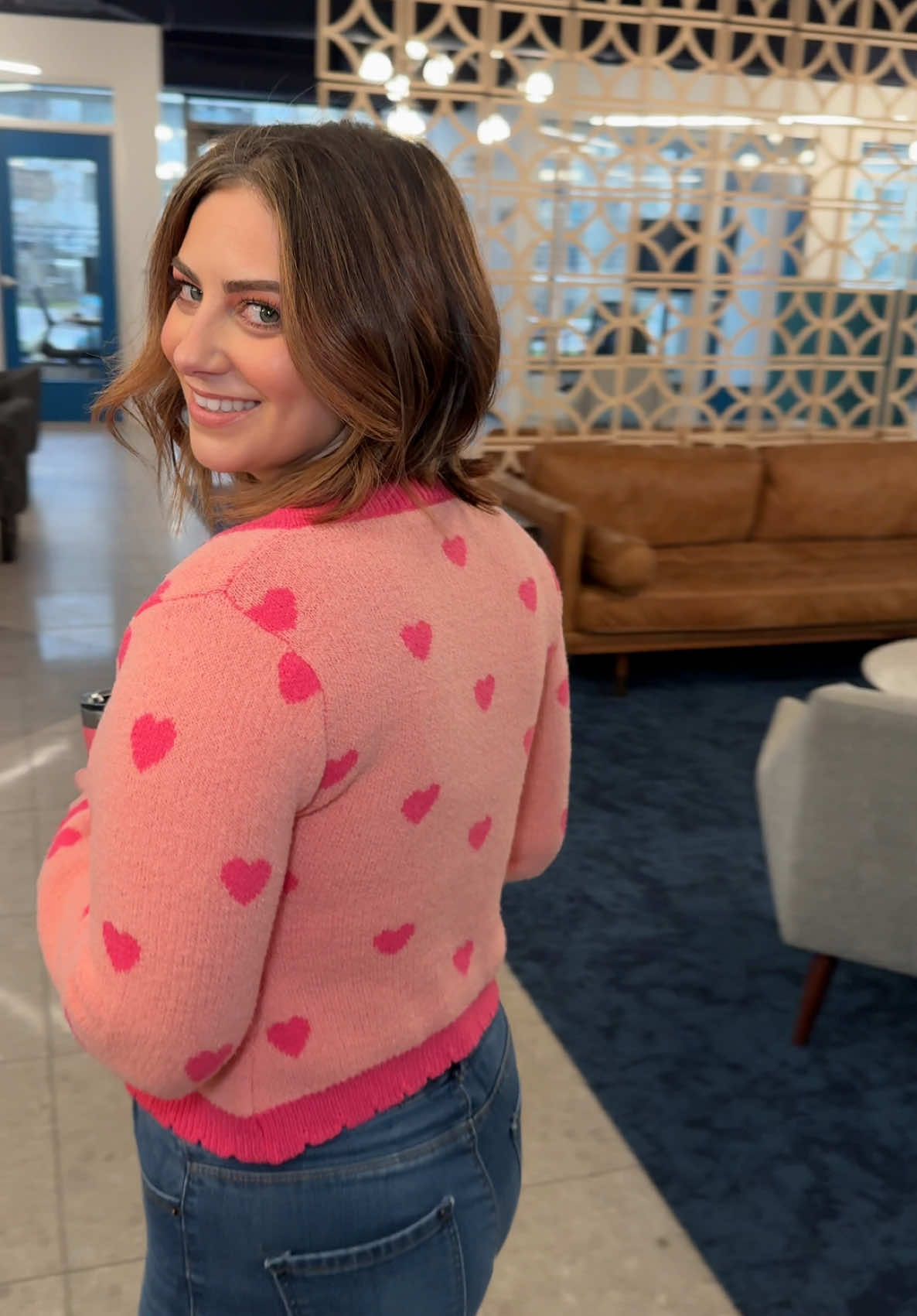 Do not drag me for my Uggs 😅 it was a longgggg week. See my eye bags 🥺