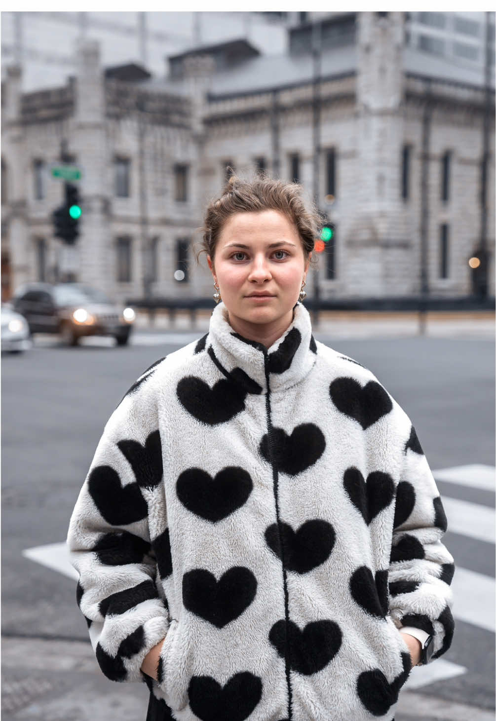 I RAN to catch @ellyanawills before she went to have lunch at Ralph Lauren cafe! I LOVED her jacket! Just in time for the upcoming holiday!  3rd person view: @sebbisoto  . . . #chicago #chicagophotographer #chicagostreetphotography #strangerphotography 