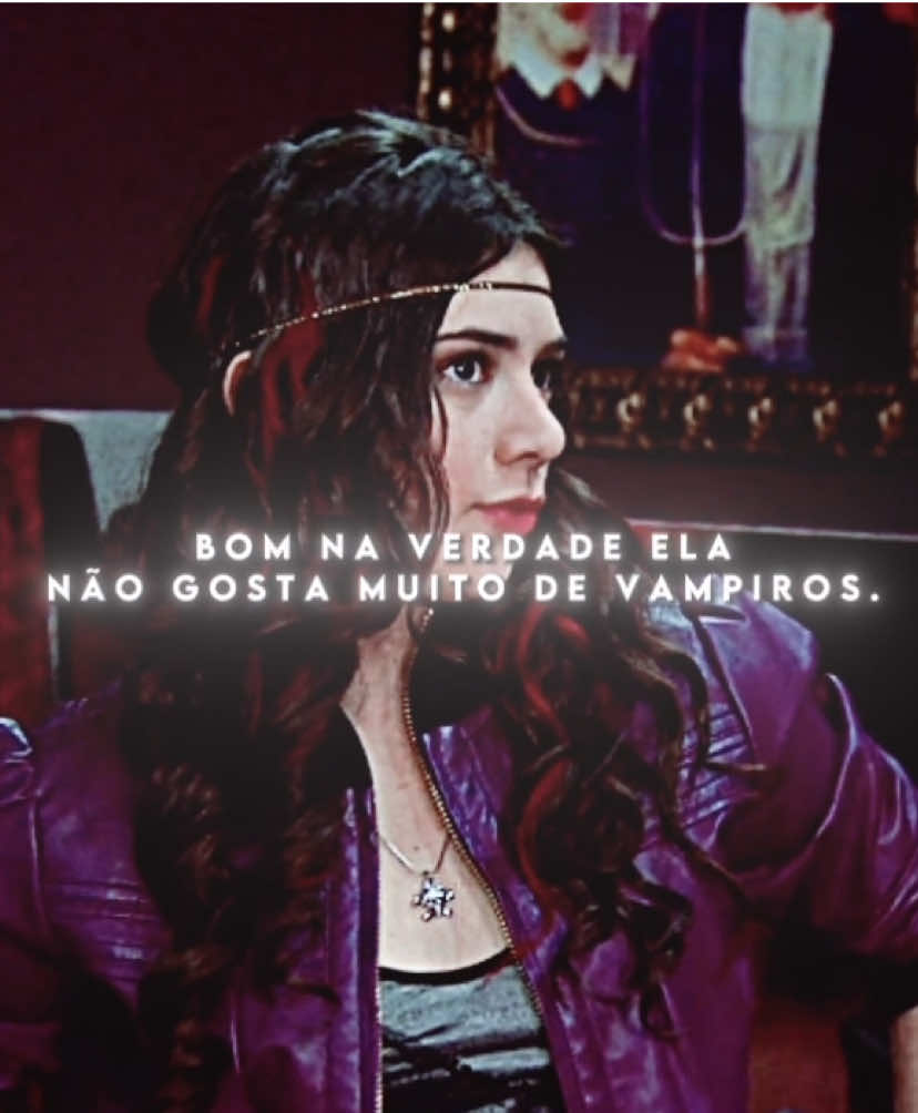 ela só queria ser amada- | #chicavampiro #chicavampiroedit #netflixseries #gloob #televisa #televisachicavampiro #2018 #2025 #2013 #zairafangoria #luciabarragan #mircovladimoff #naoflopaporfavor #viralvideos #videoviralitiktok #viralizamuitopfv #viraliza #foryoupage❤️❤️ #foryou #fyyyyyyyyyyyyyyyy #fyp #fypageeeeeeeee 
