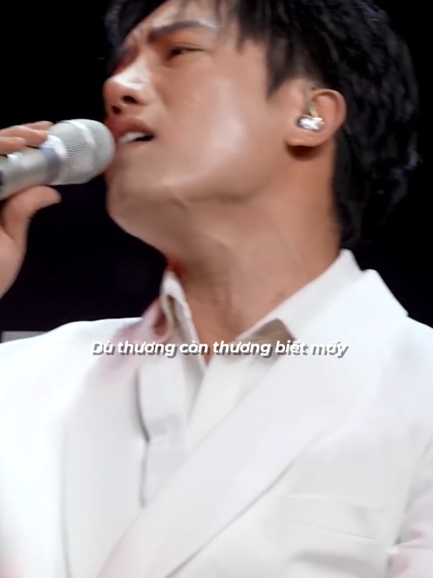 Hoàng hôn mơ màng trôi nụ hôn người quên mất rồi.. #fanent #Nhachaymoingay #Nhaccover #anhtu #hoanghonnho