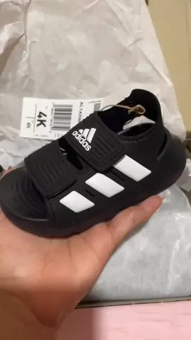 Sandalias Adidas ♥️🛒 Perfectas para los más pequeños de la casa 🛍️ Disponibles contra pedido 📦 #kids #cr #costarica #sandalias #niños #niñas #adidas #verano 