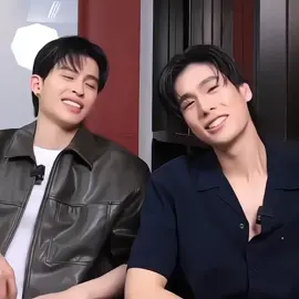 you win if he look u like this #pondphuwin #ppnaravit #phuwintang #thaienthu #gmmboys #bujangthailand #fyp #moots #masukberanda 