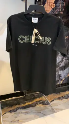 Combed 24s Hitam gini bagus ga sih ? Jangan lupa join live gayss 🔥🔥 #celcius #kaos #combed24s #24s #2025 #lewatberandafyp #viralvideo #foryoupageofficiall #tiktokviral #distro #live #thrift #fypage #masukberandafyp 