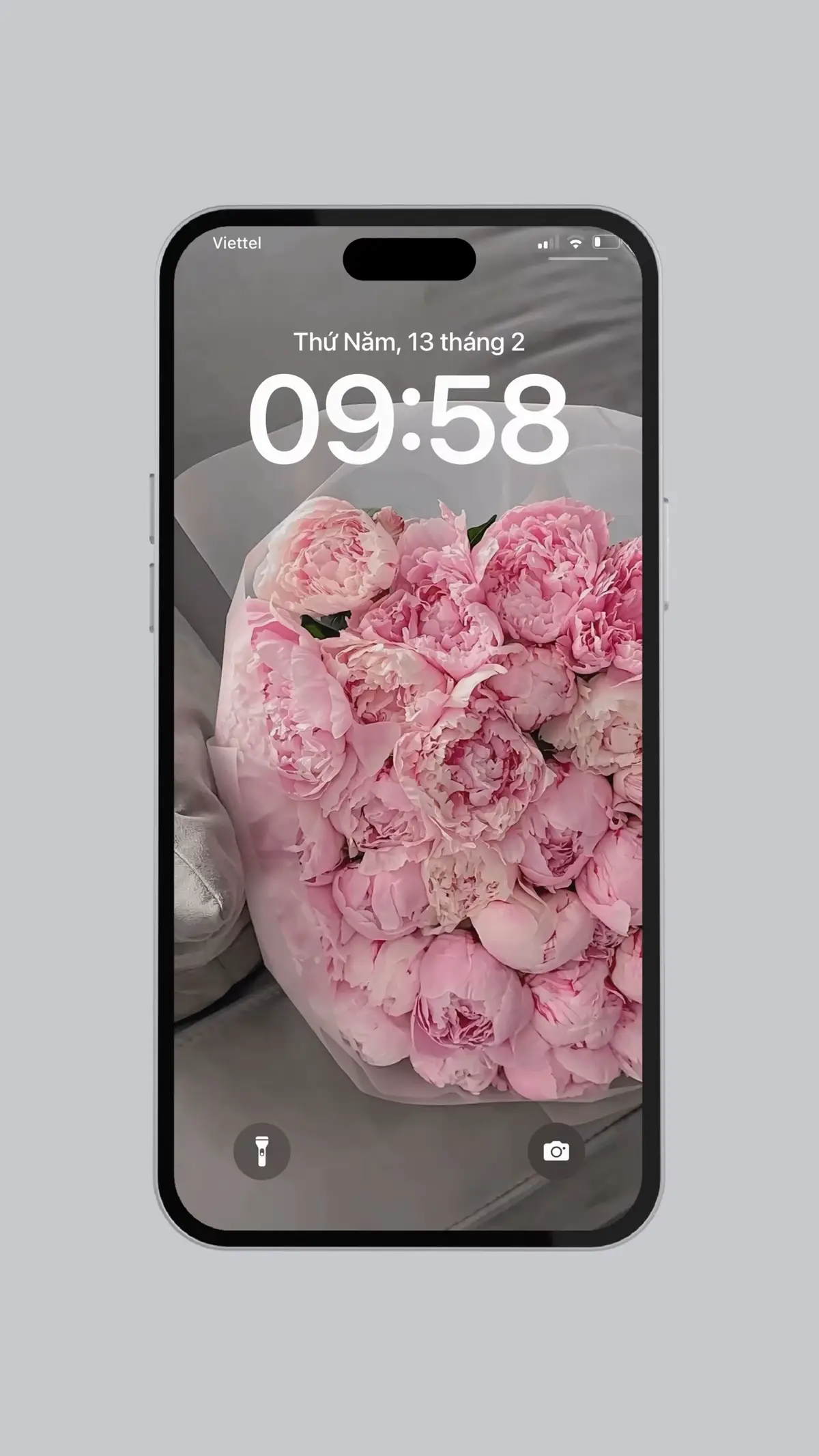 Ngày mai Valentine rồi, bây giờ để hình nền kịp có người iu không mấy bà 🤣🤣 #ValentinesDay #hinhnen #wallpaper #avatar #foryou 
