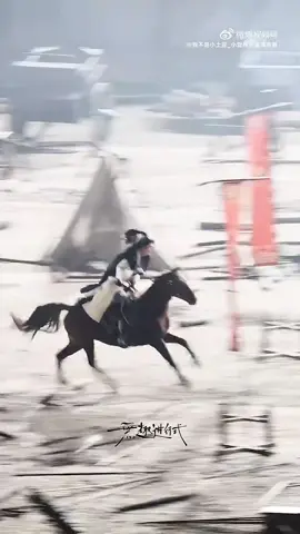 คุณหลิงสนิทกับม้ามาก  #zhanglinghe #张凌赫 #จางหลิงเฮ่อ #ChasingJade #tiktok 