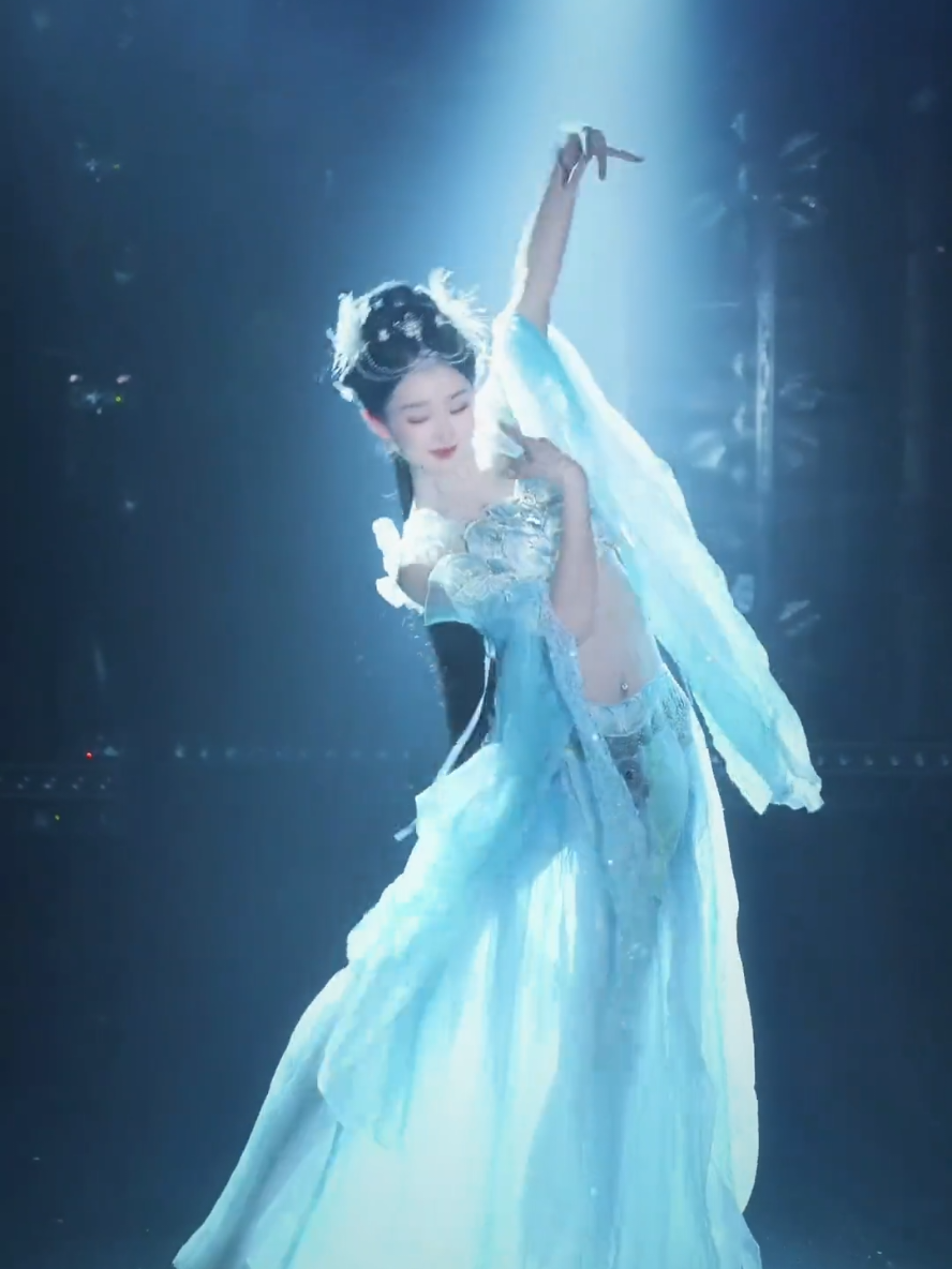 U mê không lối thoát. Mấy chị múa đẹp xỉu❤️ #Gumiho #doantamnhien #chinesedance #dance #chinesetraditionaldance #古装 #跳舞 #中国跳舞 #muacotrang #yeumuacotrang  #muatrunghoa #mua 