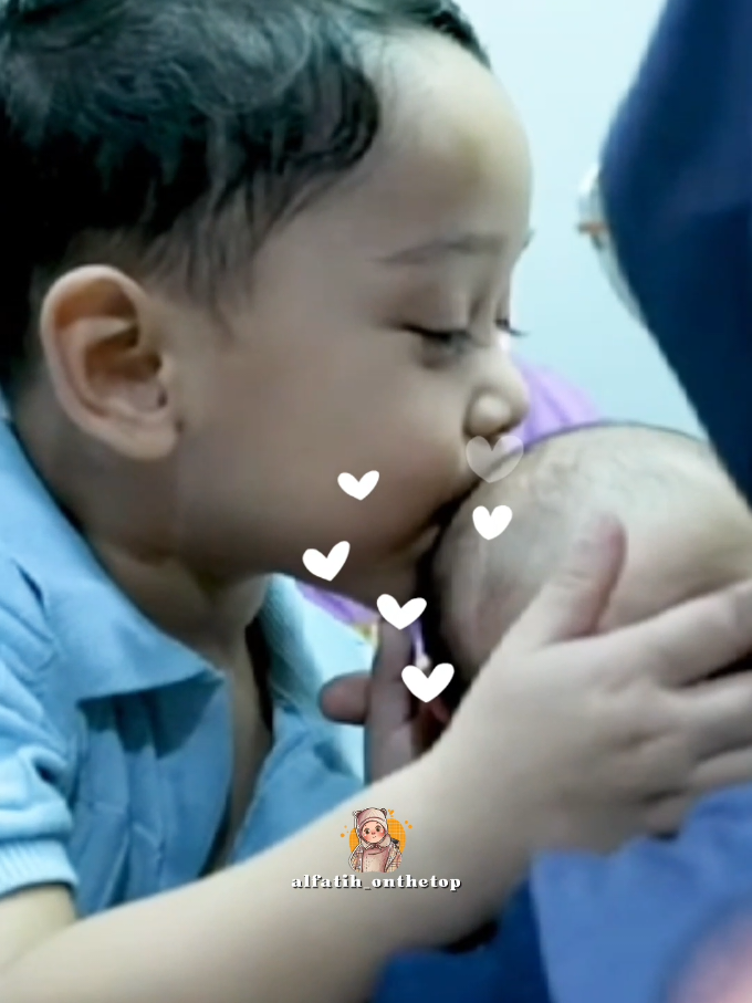 sayang adek terus ya abang😚💓  #masyaallahtabarakkallah #muhammadlevianalfatihbillar #levianbillar #leslar #rizkybillar #lestikejora #alfatihbillar #abangl #leslarentertainment #fyp #leshiativanabillar  #leshiativana #leshiabillar #leshiativanabillar