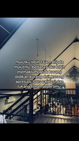 di jelekin sama yg lebih jelek mah udh biasaa😓 ib:@satunamaitu 