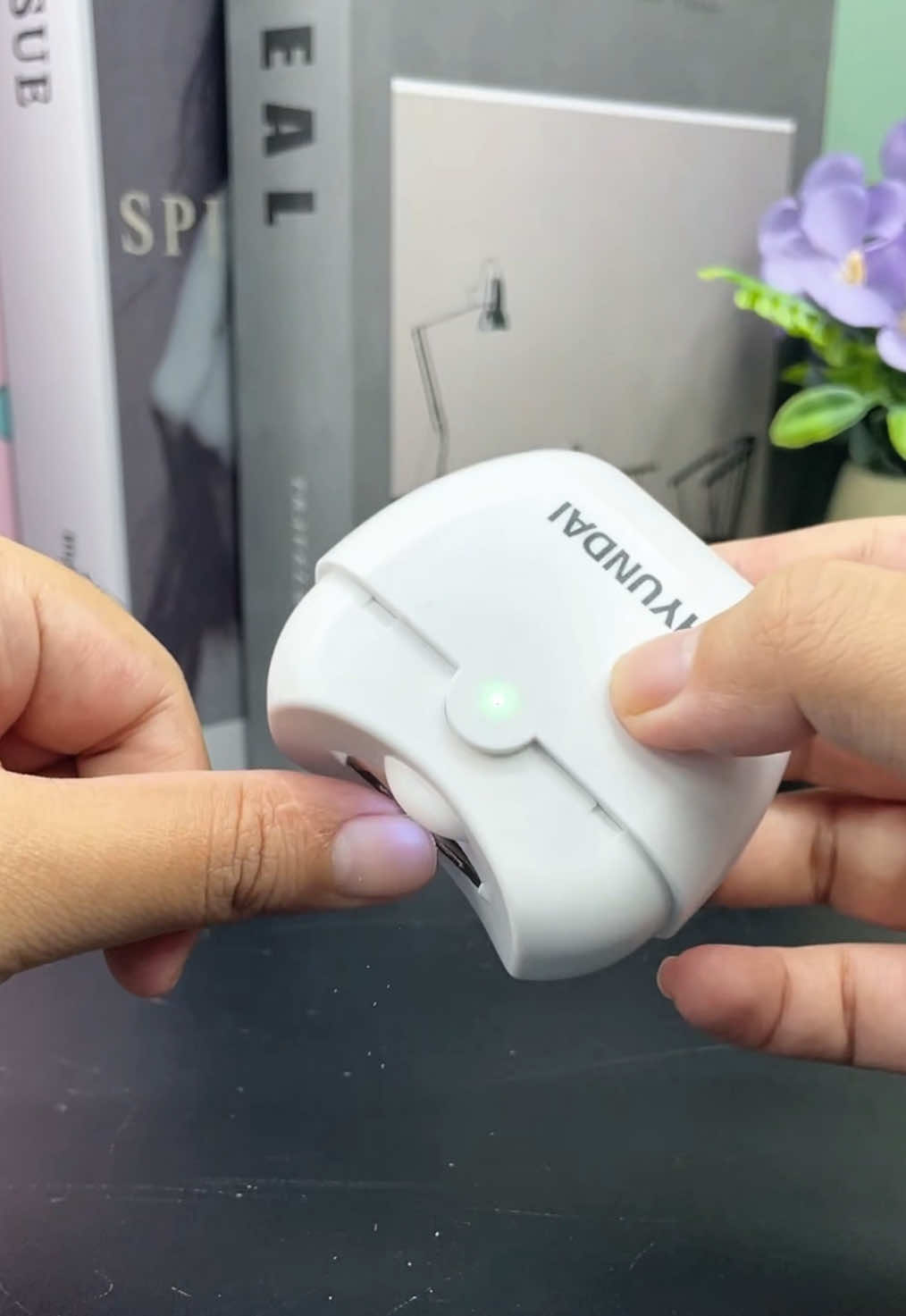 🥹🌈🌈¡Las uñas recortadas ya no se esparcirán por todos lados！Este cortauñas eléctrico es seguro y más fácil de usar que el cortauñas común.Además， deja las uñas más limpias y ordenadas.¡Es perfecto para ancianos y niños！#tiktokmademebuyit #tiktokblackfriday #tiktokcybermonday #TikTokShopHolidayHaul #spotlightfinds #TikTokShopMothersDay #MothersDay #VDayOutfit #oov#valentinesdaypresent#couplegifts#TikTokShopValentinesDay #valentinesdaypresent #couplegifts #TikTokShopSpringSale #TikTokshopHolidayDeals #TikTokShopEndofYearDeals #TikTokShopValentinesDay2025 #couplegifts2025 #TikTokShopSpringSale2025 #MothersDay2025 #TikTokShopMothersDay2025 #halloween2025#blackfriday#blackfriday2025#tiktokshopblackfriday#tiktokshopblackfriday2025 #blackfridayearlydeals #tiktokshopcybermonday#tiktokshopholidaysale #deals #sale #flashsale #tiktokshopholidaydeals #Christmas #Christmasdeals #Christmas2024 #Christmas2025 #Christmasearlydeals #falldealsforyou #fyp