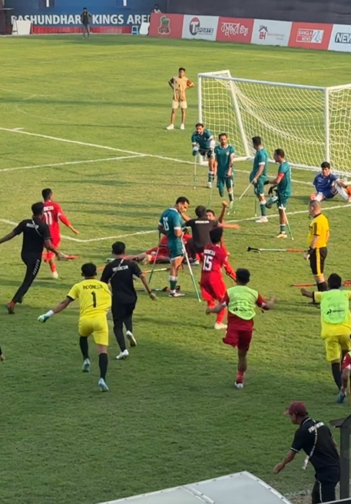 Momen terbaik🥹🇮🇩. Detik-detik terakhir melawan iraq 🦅 #fyp #sepakbola #adityarms #timnasindonesia #viral #sepakbolaindonesia #trending #foryou 