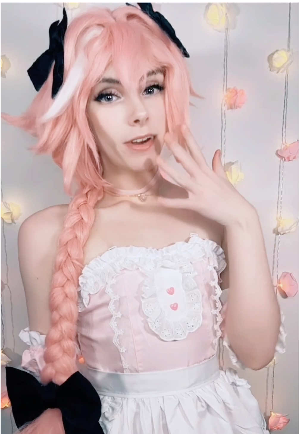 VALENTINE'S DAY SO SOON YAAAA MY FAV HOLIDAY I LOVE IT 💖💖💖💖💖💖💖💖💖 #femboy #astolfo #astolfocosplay #astolfofate #crossdress #crossdressing #femboyfriday #femboytiktok #fyp #valentinescosplay #valentinesdaycosplay #fateapocrypha #fateapocryphacosplay 