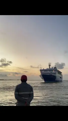 air mata jatuh di dermaga tempat kita berpisah  #lagutimur #lyrics #berpisah #nttpride🏝🔥 #kmlambelu #nttpride🏝🔥fypシviral 