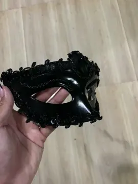 Masquerade party? This mask fits for you. So cutie and affordable. #mask #masquerade #butingting #fyp #tiktok 