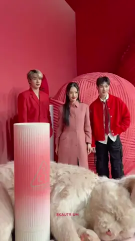 BEAUTRIUM บินตรงสู่เกาหลี!  ในงาน 3CE Dream In Cashmere  ❤️พบกับ Celebrity มากมาย กับการเปิดตัวลิปสติกคอลเลกชันใหม่ล่าสุด Cashmere Hug Lipstick ส่งตรงจากกรุงโซล #ลิปแมทนุ๊มนุ่มดุจแคชเมียร์💄🧶 ครั้งนี้ 3CE Thailand พา 3 ไอดอล ตัวแทนประเทศไทย นำโดย ออฟโรด กันตภณ @totogaback, มิ้ลค์ พรรษา @panly.v และ กองทัพพีค @kongthappeak พร้อมเหล่าอินฟลูเอนเซอร์สายบิวตี้ บินตรงสู่กรุงโซล เพื่อฉลองการเปิดตัวลิปแมทสุดพิเศษที่ให้สัมผัสความเนียนนุ่ม เบลอเบา สบายปาก ✨ 📃 Easy E-Receipt ใช้สิทธิลดหย่อนภาษีสูงสุด 30,000 บาท ตั้งแต่วันที่ 16 ม.ค. 68 - 28 ก.พ. 68 ทั้งหน้าร้านและช่องทางออนไลน์ หมายเหตุ - สินค้าบางตัวมีจำนวนจำกัด - เงื่อนไขทั้งหมดเป็นไปตามบริษัทฯกำหนด - ขอสงวนสิทธิ์เปลี่ยนแปลงเงื่อนไขโดยไม่ต้องแจ้งให้ทราบล่วงหน้า #BTx3CE #theBEAUTRIUM #BeautyCompanion #เพื่อนทุกความสวย  #ลิปแมทนุ๊มนุ่มดุจแคชเมียร์ #DressYourLipsinCashmere #CASHMEREHUGLIPSTICK #3CE #3CETH #민니 #MINNIE #3CESeoulTrip2025 #ออฟโรด #OffroadKTP #Milkpansa #mimiv #KONGTHAPPEAK #กองทัพพีค