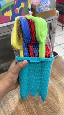 Mainan pantai sumber fun ember pantai. Sudah dilengkapi dengan berbagai ragam serok dan ada cetakan istana dan juga hewan. Sangat cocok untuk bermain bersama teman maupun keluarga. Langsung chekout dikeranjang kuning. #azzahra #azzahratoys #mainan #mainananak #mainanviral #mainanedukasi #mainanunik #mainananakindonesia #mainananakanak #fyp #viral #mainanpantai #pantai 