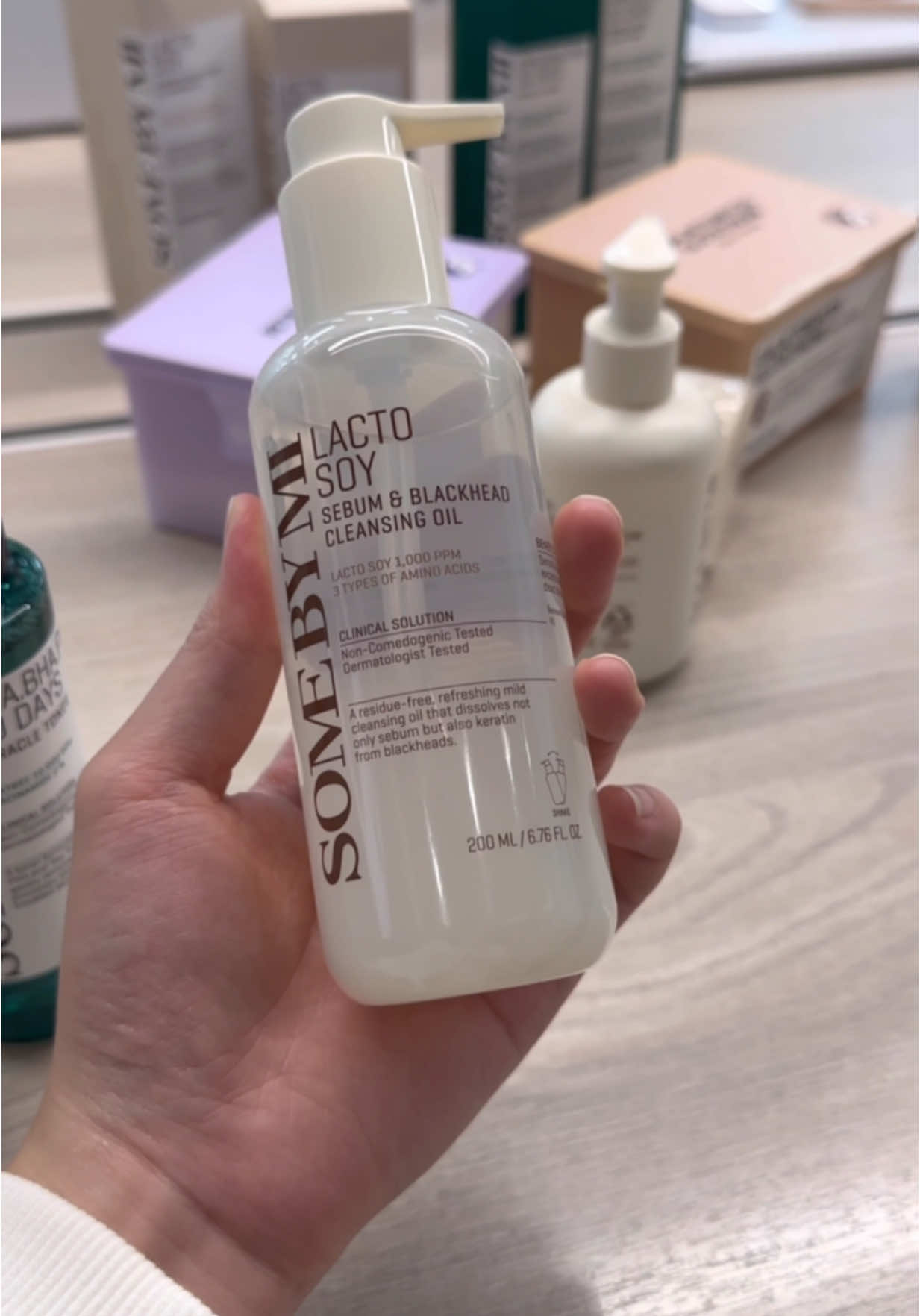 TẶNG 5 CHAI DẦU TẨY TRANG cho 5 bạn comment cảm nhận về nhãn hàng Some By Mi hay nhấtttt ❤️ Nếu may mắn trúng thì mọi người sẽ là những khách hàng đầu tiên tại Việt Nam được trải nghiệm em nó đó vì ẻm chưa được mở bán đâu 🫶😍 Chuyên mục lì xì năm mới còn nhiều lắmmm, nhớ đón chờ các video của mình nha. Tới tận hôm nay mới comeback sau nghỉ Tết, mong là cả nhà vẫn chưa quên mình hihi #skincaredungcach #BeautyTok #reviewlamdep #skincareroutine 