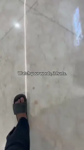 .... #fyp #fypシ゚viral #trend #moost? #4u #trending #foryou #viral #plisfyp #katakata #sadinggris #bahasainggris #sad #sadvibes #sadstory #galau #sakithati #manusiajahat #mulutmuharimaumu #perkataan #menyakitkan #fyppppppppppppppppppppppp #kenapa #manusiaular #sindiran 