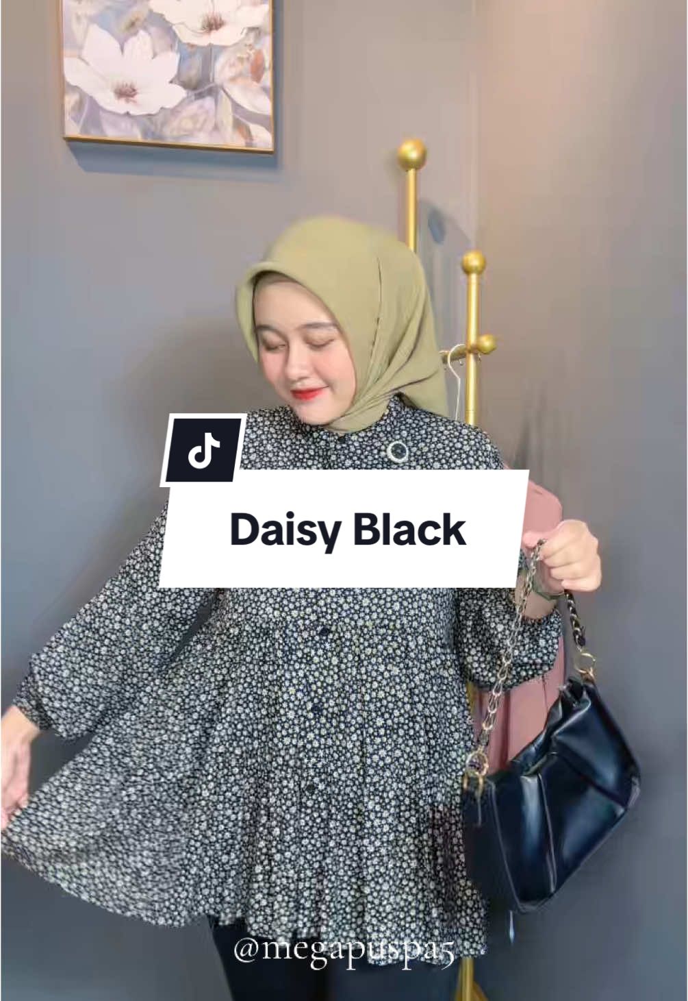 Daisy Black cantik juga bahannya adem polll 🥰❤️ #blousemurah #rekomendasioutfit #kemejawanitakekinian #outfithijab #kemejawanita #blousewanita #bajulebaran2025 #lebaran2025 