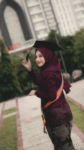 finally, officially bachelor of education, after 4 years of ups and downs moments 🎓🤍  thank you @klik_uad 🧡 and thanks to @Dzar Project for capturing this moment beautifully 📸💖 #graduationday #graduation #wisuda #wisudauad #universitasahmaddahlan #kampusjogja #moodboardwisuda #fyp