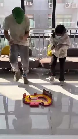 Motion-sensing racing game—who can beat me? 🏃‍♂️🎮 #gamingchallenge #CoolToys #fyp #toy #toys #tiktokmademebuyit #gleetoy #toysforkids #kidstoys 