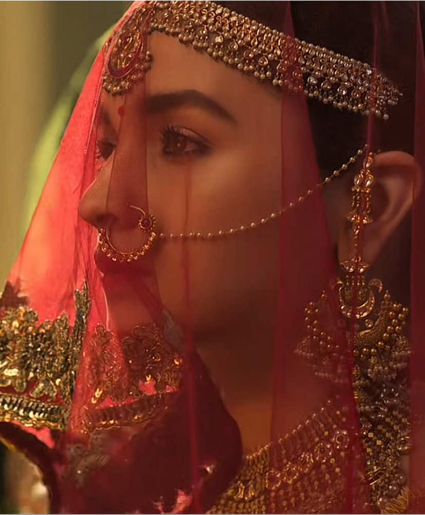 #aliabhatt #movie #varundhawan #madhuridixit #adityaroykapur #viral #edit #kalank #foryou #fyp 