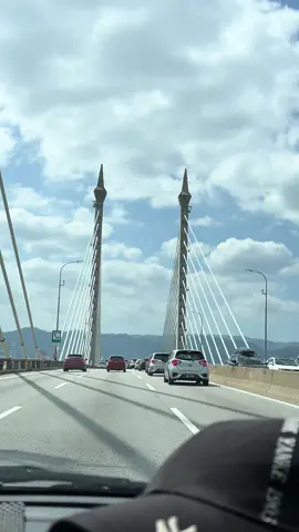 Jambatan1/ Pulau Penang 🇲🇾🏖️#malaysia #visitmalaysia #pulaupinang #beautifulview #kualalumpur #batuferringhi #beautifulbeaches #beach #Gurneybay #ferringhibay #traveling #foryou #tiktokviral 
