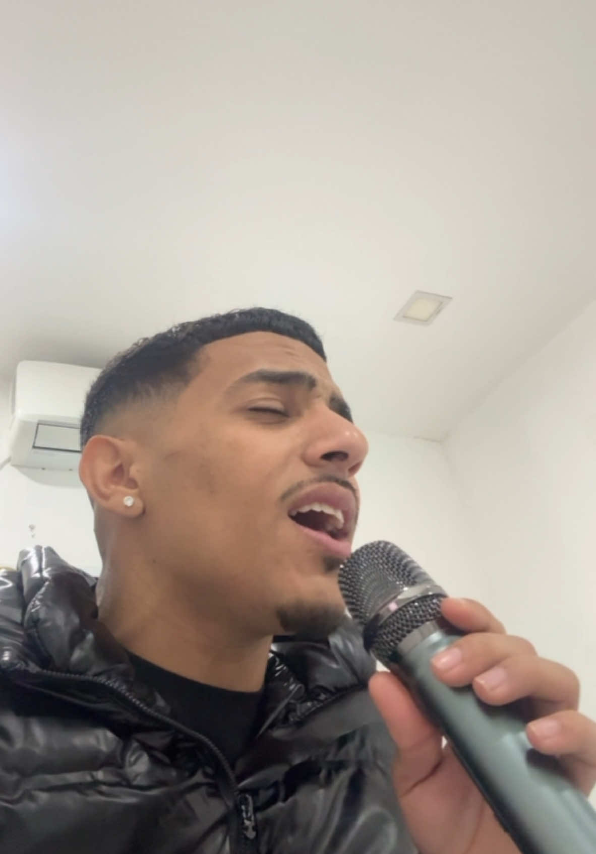 את באמת לא יודעת כמה שאני אוהב אותך🤎#אליעדשרעבי #אתלאיודעתכמהשאניאוהבאותך #אודיהאזולאי #foryou #singer @אודיה אזולאי 