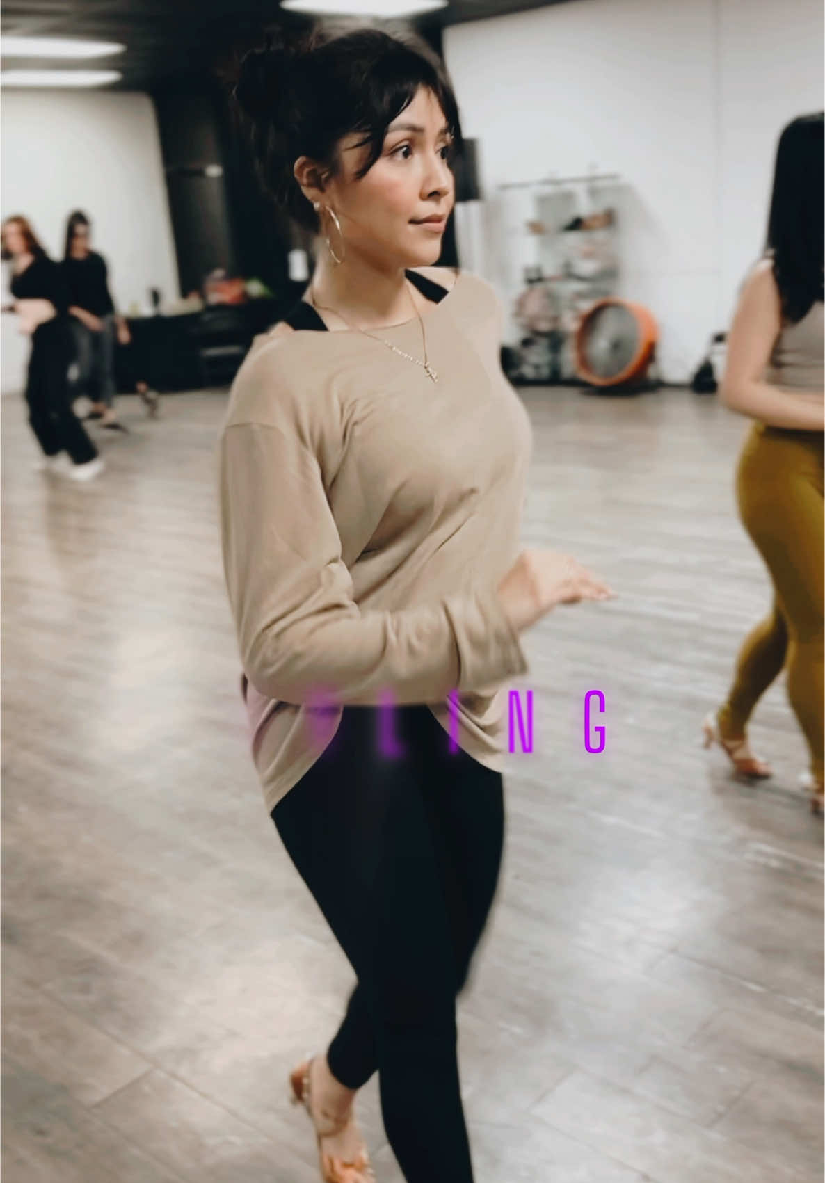✨Emily Styling at Wednesday Salsa Styling! Excellent Work Dancer! #salsa #salsaon2 #phoenix #conclavedance #dancer #mambo 